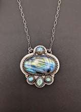 Load image into Gallery viewer, Labradorite Beauty