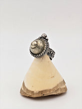 Load image into Gallery viewer, Turkoman Button Ring